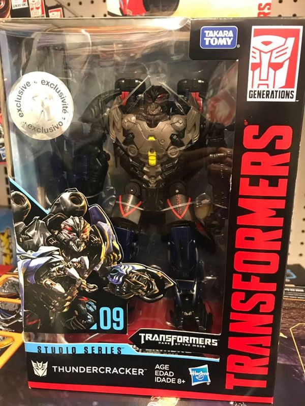 Studio Series Thundercracker Toys R Us Exclusive First Look In Package  (1 of 3)